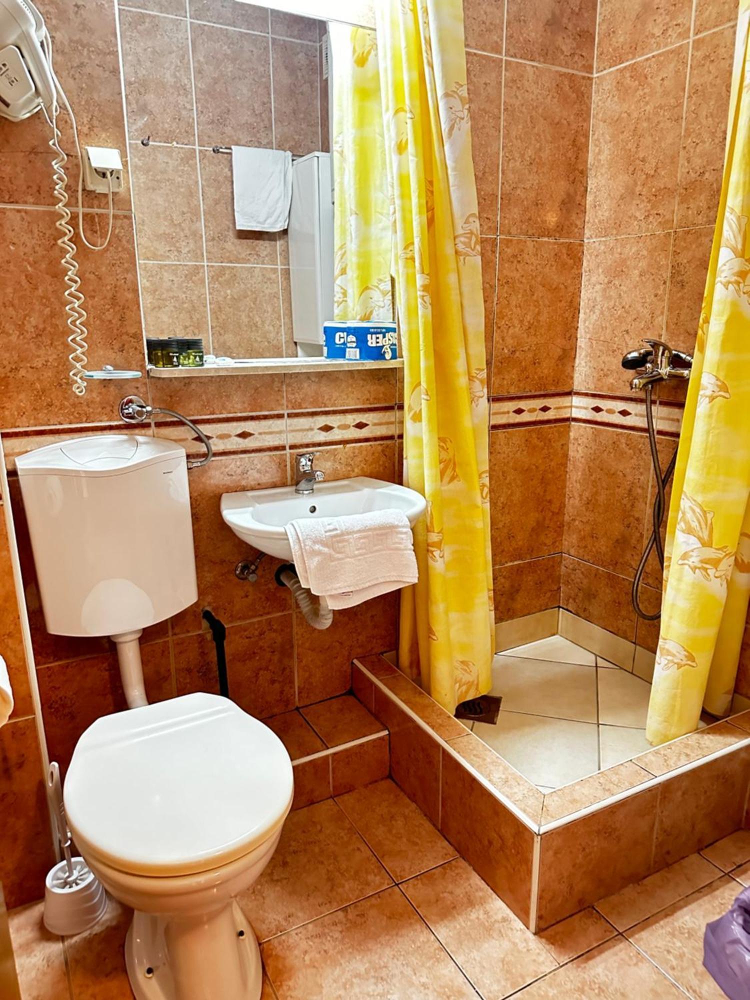Central Hotel-budva Konukevi 3*