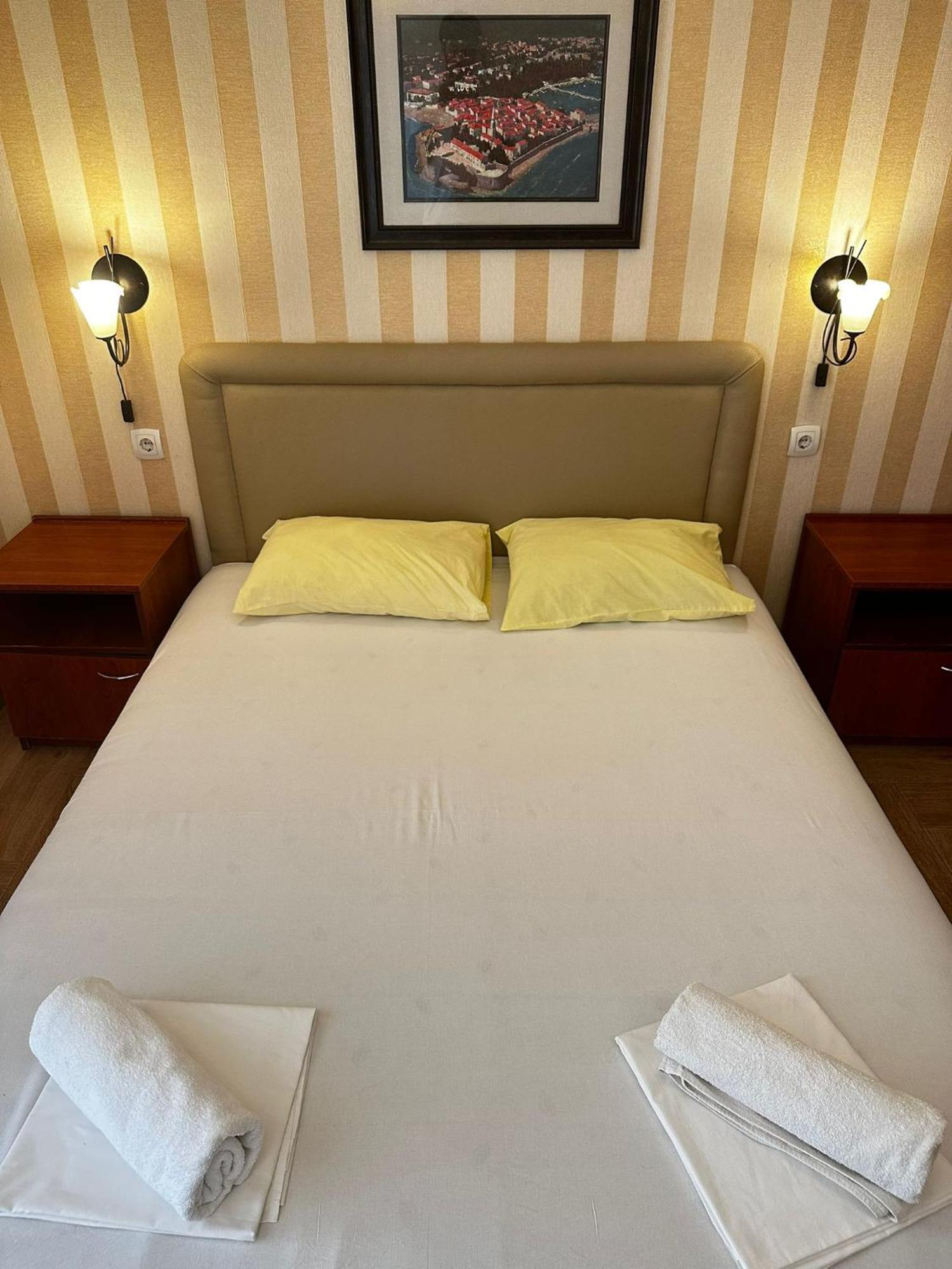 Konukevi Central Hotel-budva Budva
