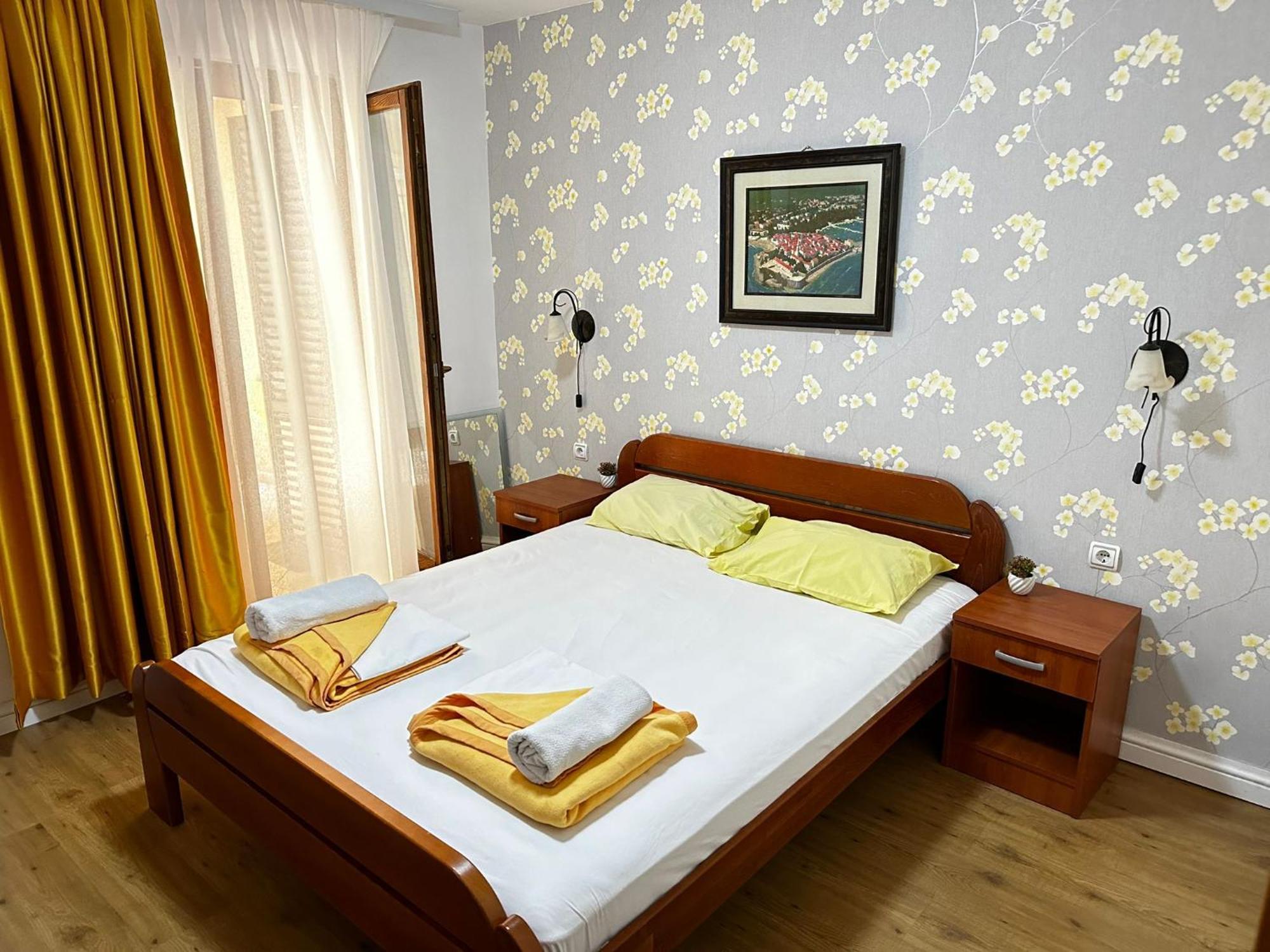 Konukevi Central Hotel-budva 3*